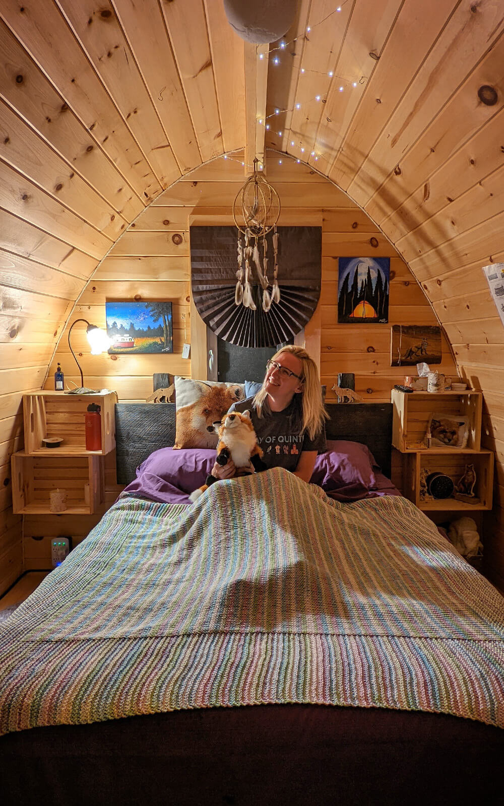 Lindsay Inside the Fox Pod Den :: I've Been Bit! Travel Blog