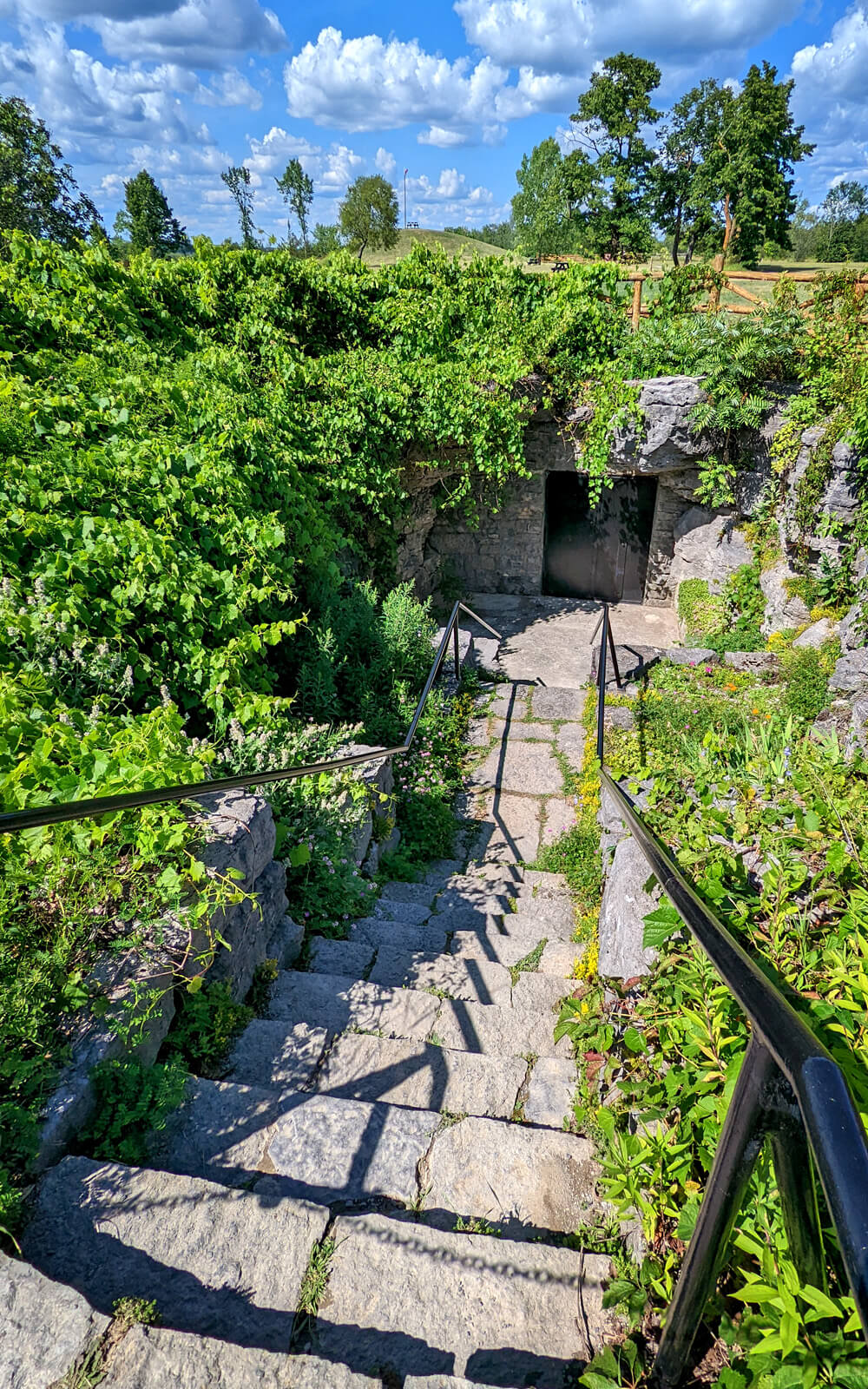 Trail Leading Down to the Caverns :: I've Been Bit! Travel Blog