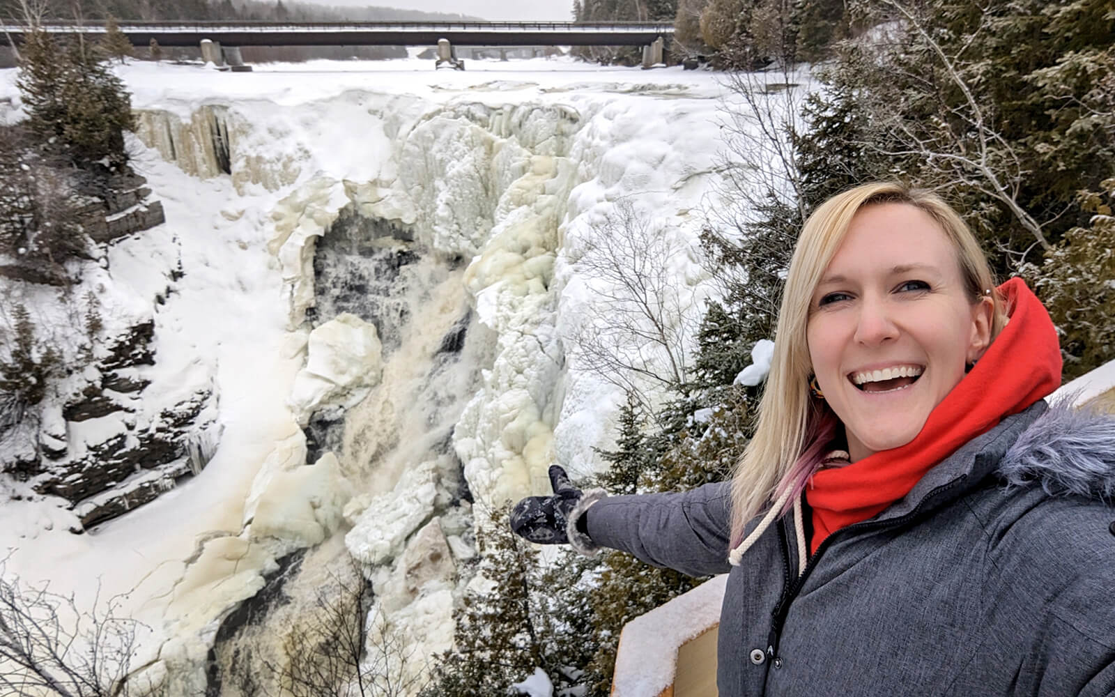 Lindsay In Front of Kakabeka Falls :: I've Been Bit! Travel Blog