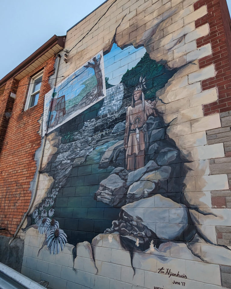 300 Years of Community Hamilton Murals :: I've Been Bit! Travel Blog