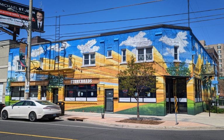Ray of Sunshine Mural in Hamilton :: I've Been Bit! Travel Blog