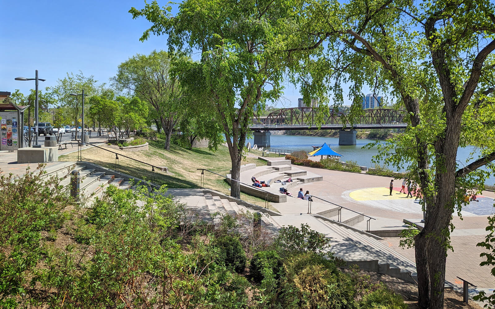 Views of the South Saskatchewan River from the Downtown Riverfront :: I've Been Bit! Travel Blog