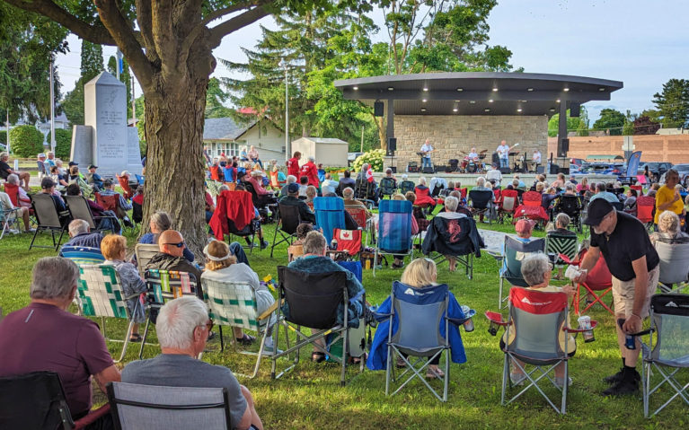 Concerts in the Park at Memorial Park in Brighton :: I've Been Bit! Travel Blog