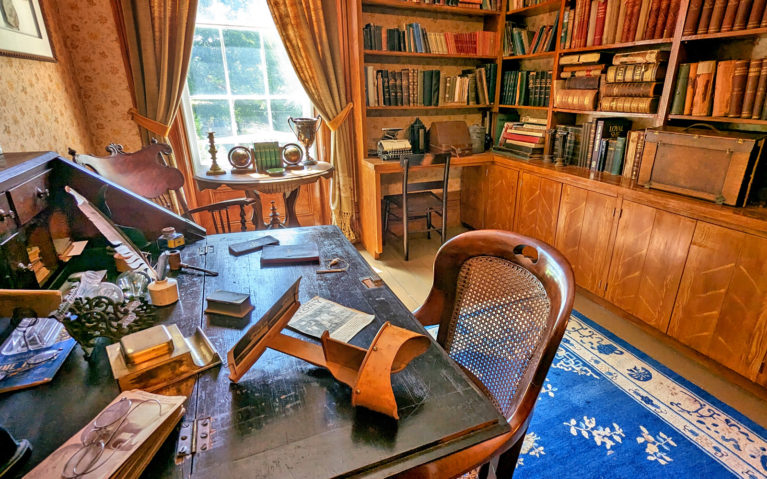 Inside the Library/Office of the Proctor House :: I've Been Bit! Travel Blog