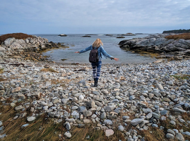 Lindsay Exploring the Shoreline of Kejimkujik National Park Seaside :: I've Been Bit! Travel Blog