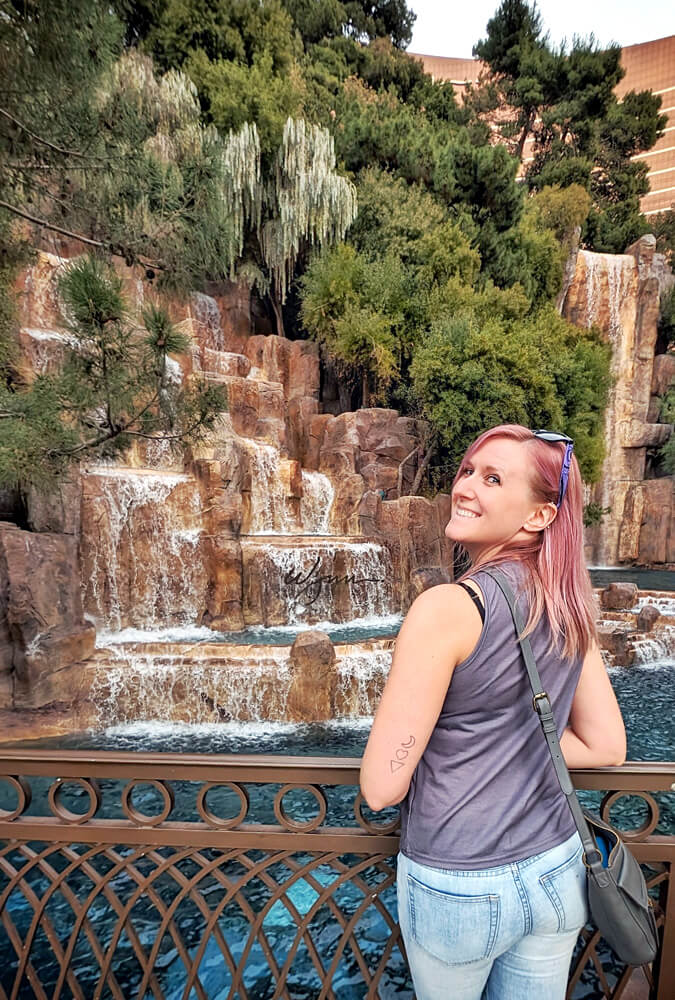 Lindsay With the Waterfall Near the Palazzo Shops :: I've Been Bit! Travel Blog