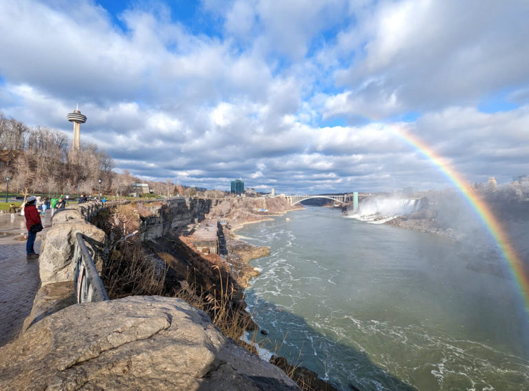 Views of the Niagara River & Rainbow Bridge from the Niagara Parkway :: I've Been Bit! Travel Blog