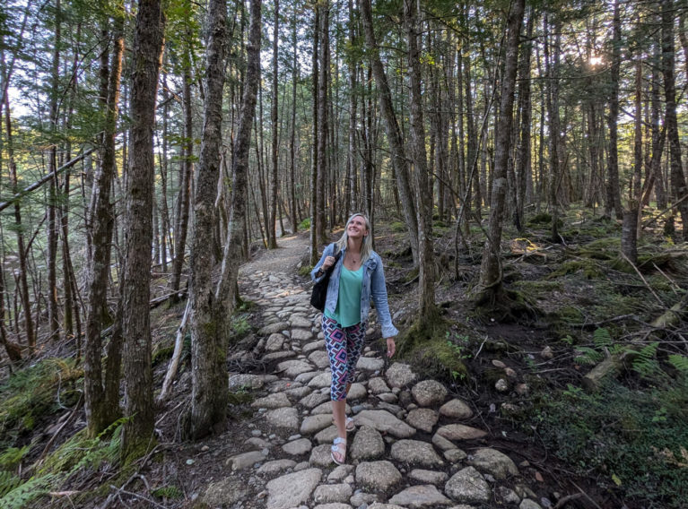 Lindz Walking Along the Ukme'k Trail :: I've Been Bit! Travel Blog