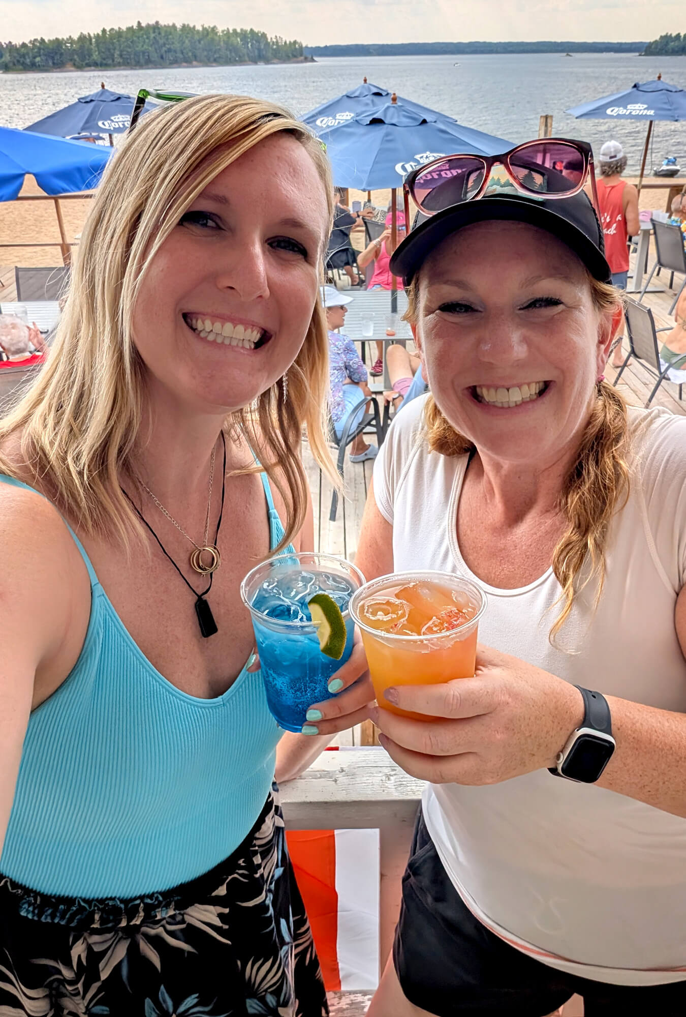 Lindz and Kat Cheersing on the Patio of the Hotel Pontiac :: I've Been Bit! Travel Blog